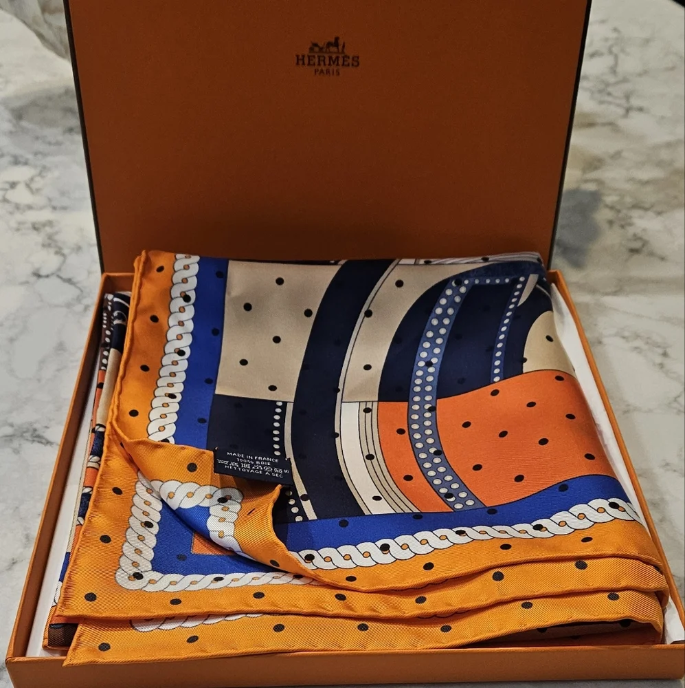 Hermès Silk La Berline Bayadere 90 Scarf - Picture 10 of 14